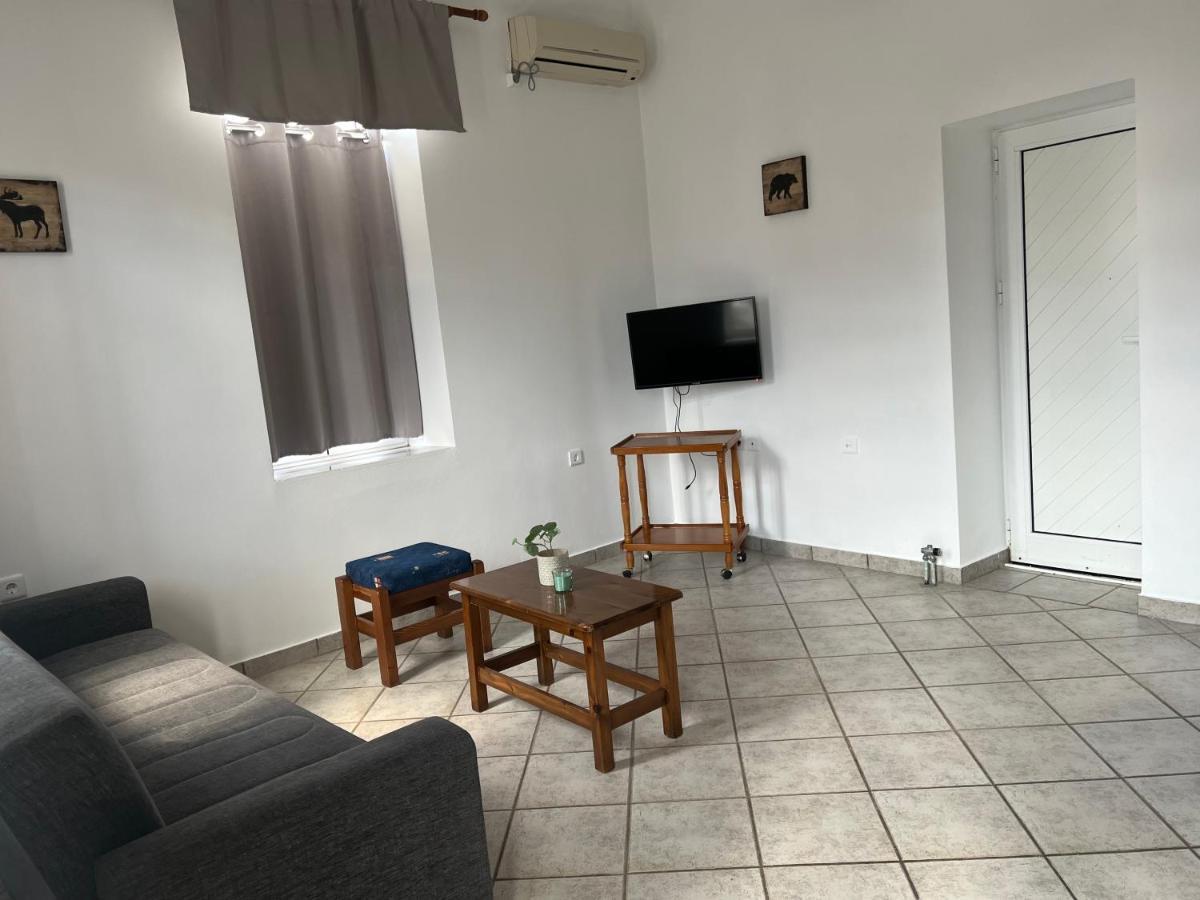 Athina Rooms Karvounades 外观 照片