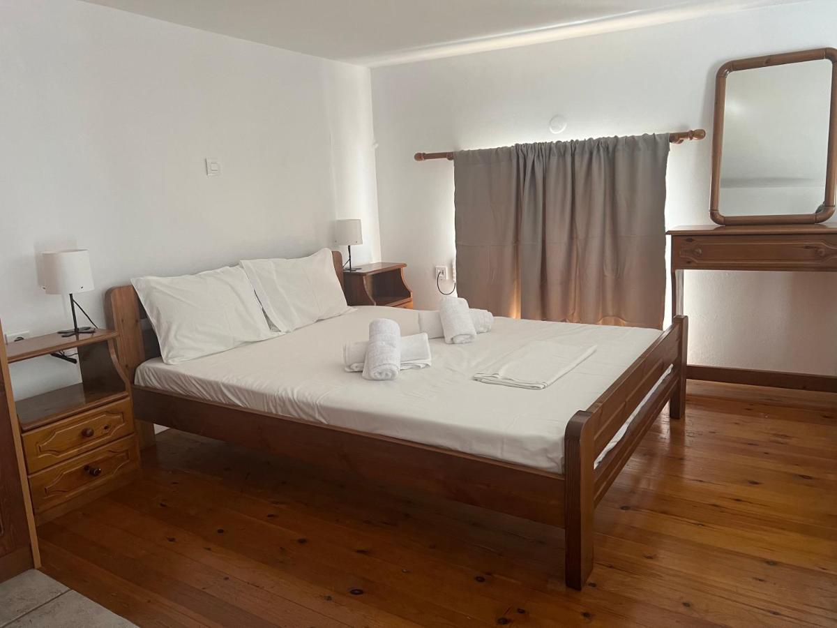 Athina Rooms Karvounades 外观 照片